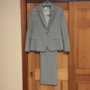 Tahari  piece suit- blue/gray